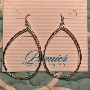 Premier Designs earrings